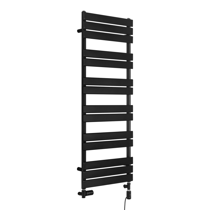 Grzejnik łazienkowy UCS 1333x500 czarny